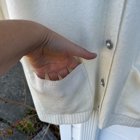 NWT Talbots Cozy & Festive Cream Jeweled Buttons V-Neck Long Cardigan Pockets - Picture 6 of 7
